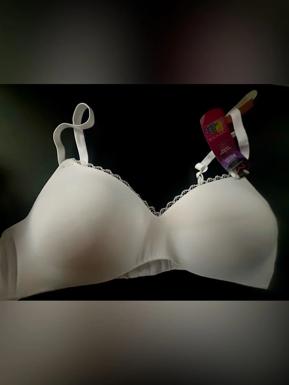 Maidenform White Lace-Edge T-Shirt Bra